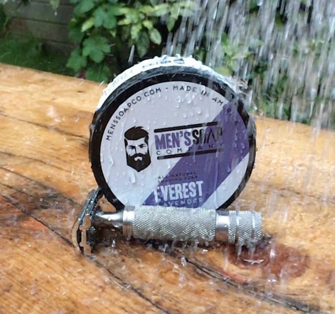MensSoapCompany's tweet photo. Love this! TY @Bartoniotweet! #Repost @tonyshaves: Having fun with my daughter making it rain. #wetshaving #bartonio https://t.co/cqu25jRa8v https://t.co/ULJcnV7FzG