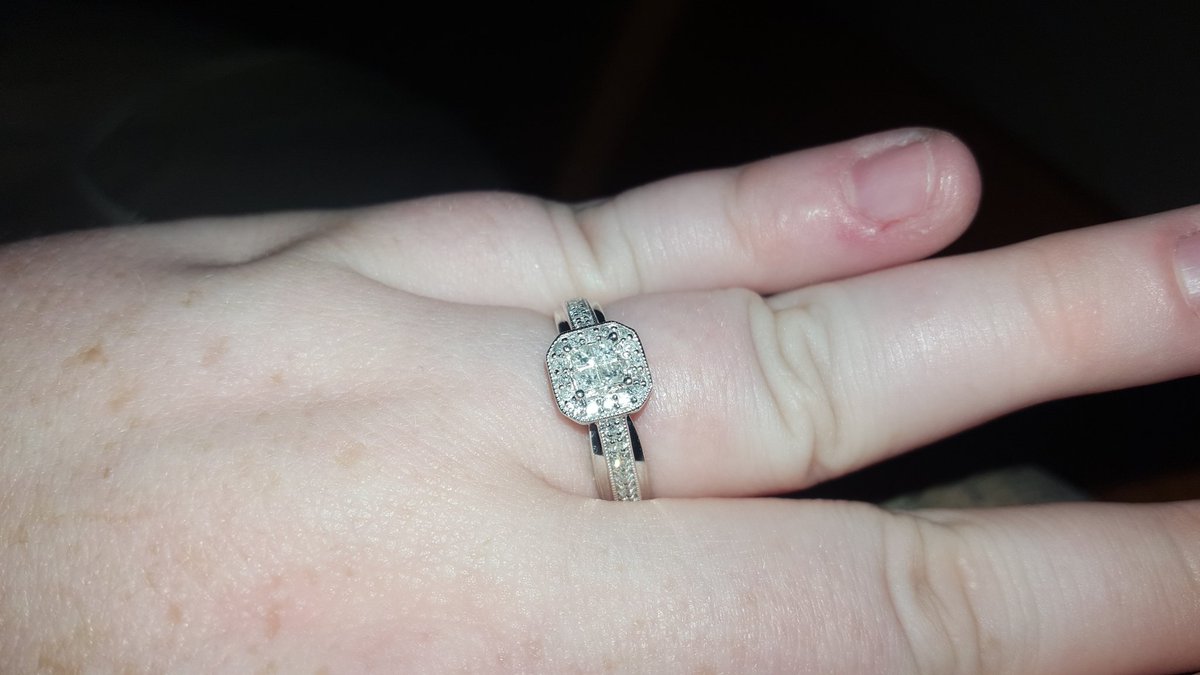 orangeone20's tweet photo. So this is my official engagement ring! 😎💍 https://t.co/fqjTBZQWUS