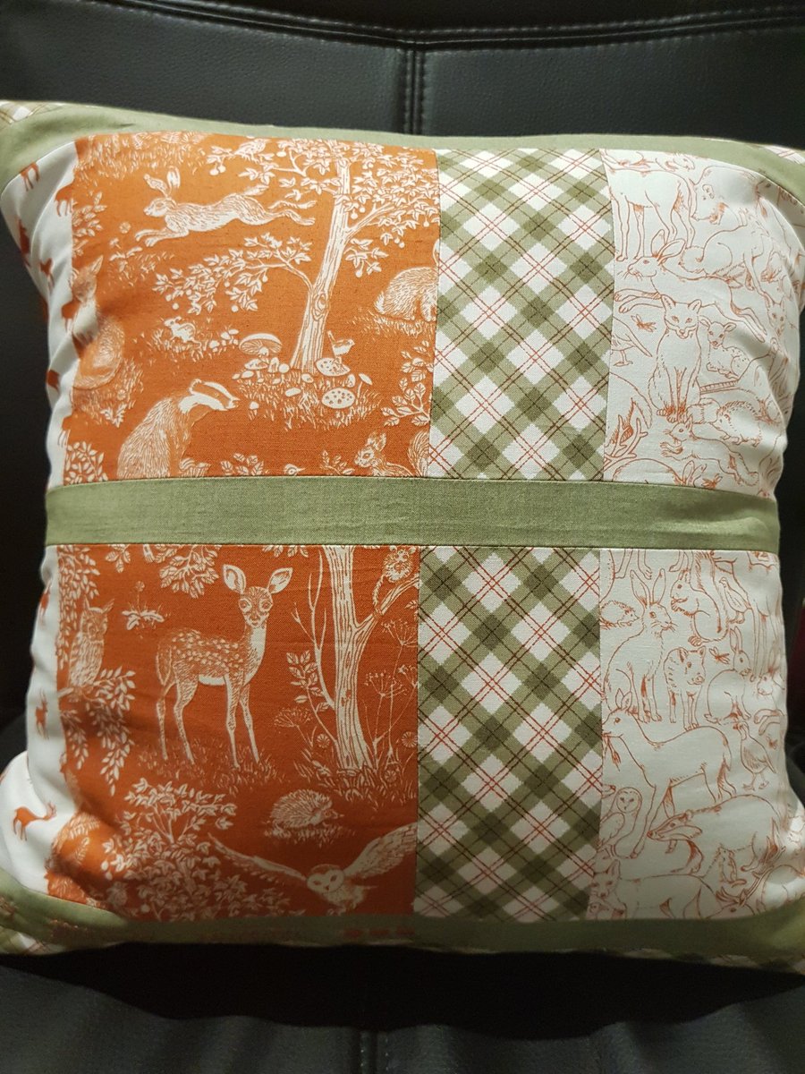 Rainbowloft's tweet photo. @sewingquarter We've just finished a cushion for one of our customers. What do you think ? #foq2017 #sewing #fabric #gifts #handmade https://t.co/70BrQbe0ow