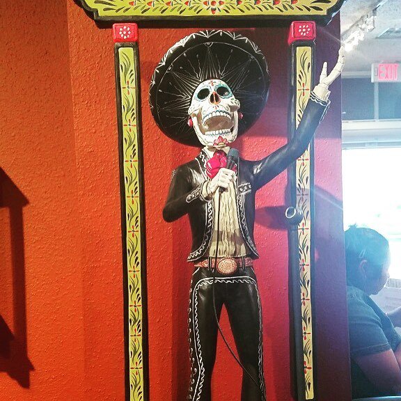 PatchworkFools's tweet photo. Anya and Leora found Will's lost spirit. #patchworkfools #mamacita #letswine #caliente https://t.co/5zfBZ8ruN2 https://t.co/C22SKBhKGJ
