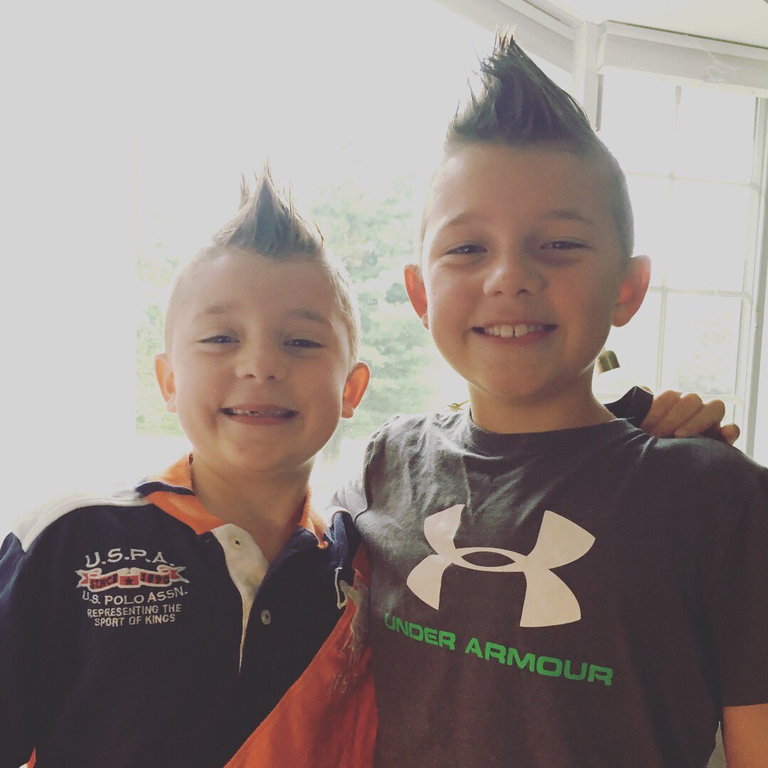 j9dueck's tweet photo. Mohawk madness and brother gladness.
#brothers #joyfullygrateful #mohawkswag #crazyhair https://t.co/sLK8cDaUg6