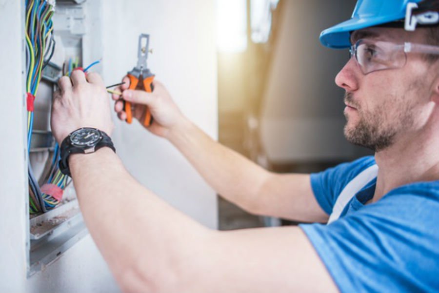 electricianinja's tweet photo. Why it may soon be harder to find an electrician: Many homeowners pride themselves in… https://t.co/eE7VKXQBtD via https://t.co/xsPMI7i32h https://t.co/XEssHPHm6I