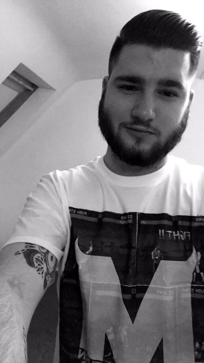 TheJezMan77's tweet photo. @TheBugzyMalone loving the shirt man! #0161 #TurnintotheDevil π https://t.co/KRBUGcWcq6