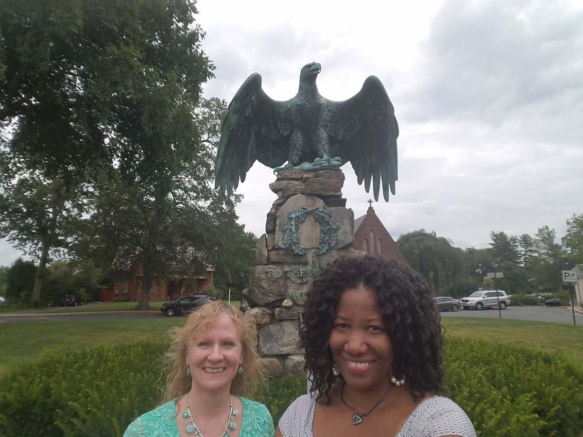 TheRealMightyX's tweet photo. Home of the Patriots. First Town.  @TownofWindsorCT #CityHallSelfie https://t.co/6RlKXq9D69