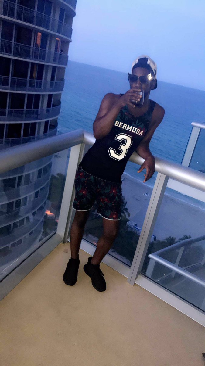 Fleek God✨✨ tweet media