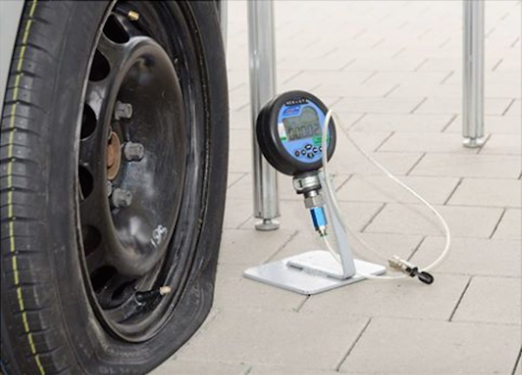 AutoMediaMx's tweet photo. Neumáticos con presión de aire que indica el fabricante de vehículo te brindará seguridad y ahorro. #Contitip de @ContinentalMex https://t.co/KCKZM4Gma8