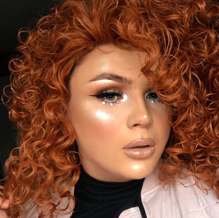 Comic Con Dublin was lit at the weekend!✨
-
Eyes: <a href="/MorpheBrushes/">Morphe</a> and <a href="/Jaclynhill/">kyla</a> Palette 
Glow: @inglotireland Sparkling Dust 1 and 6
-
💕💕💕💕