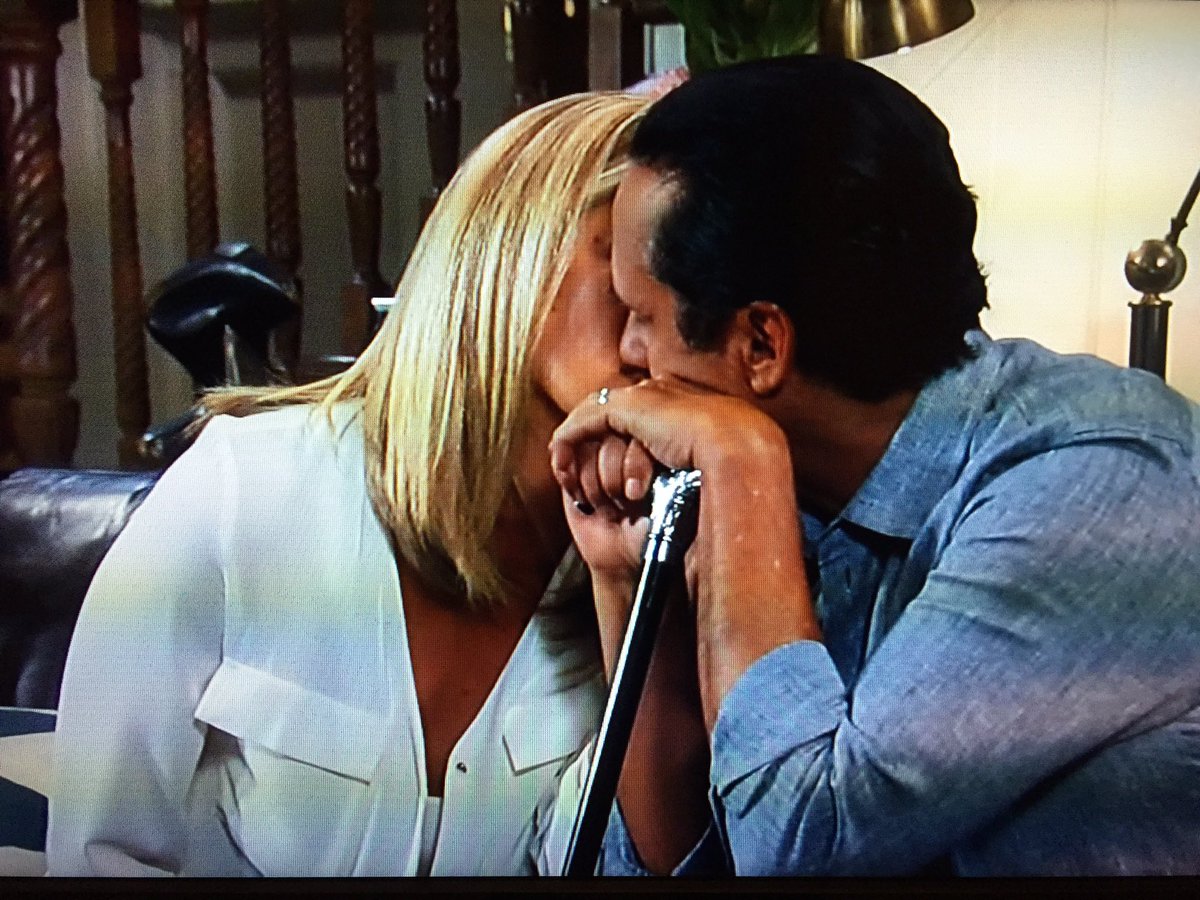 NDH_CarolinaGrl's tweet photo. That 👀 of love❤️!!! #CarSon #Soulmates #YearsandYearsofLove #Flirting #NeverOver #LoveWins! Ready 4 more #CarSonLovein17 #GH https://t.co/LRvCv3P9l8