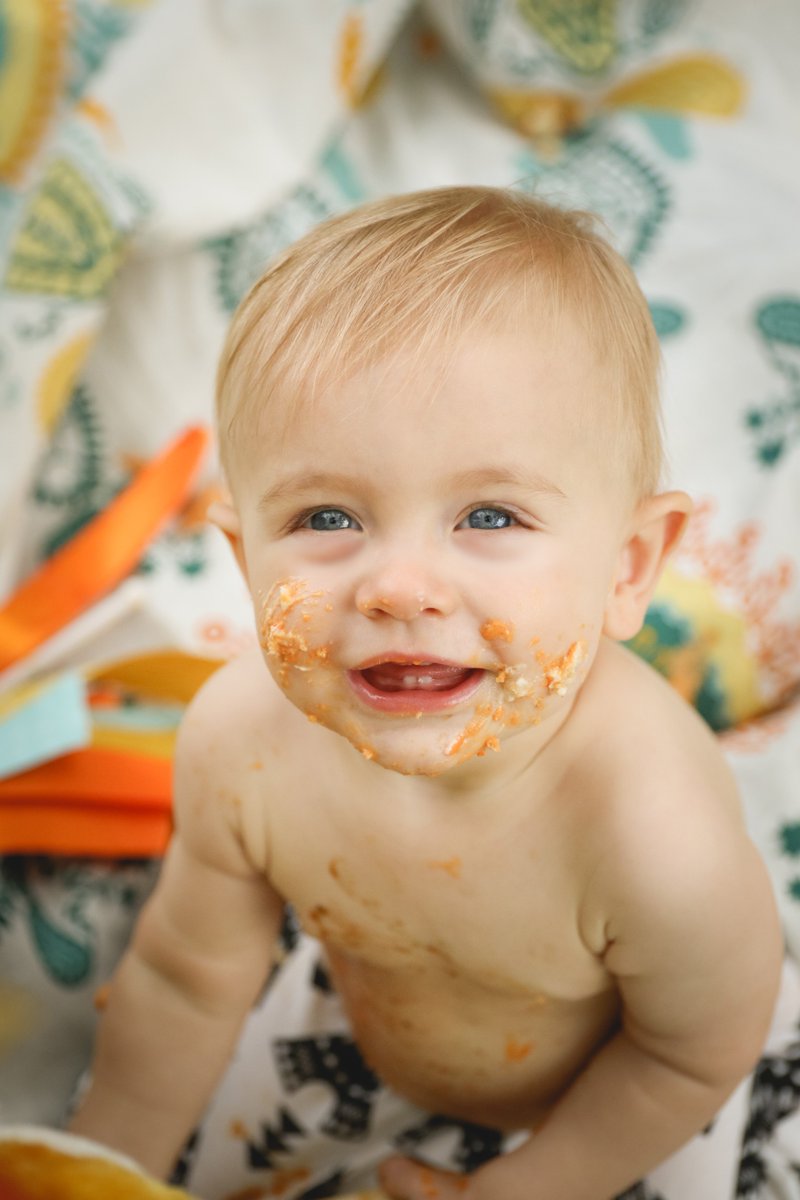 filmsharestudio's tweet photo. I absolutely cannot handle the cuteness from this session! 😍

#CakeSmash https://t.co/4CSPYlaOxb