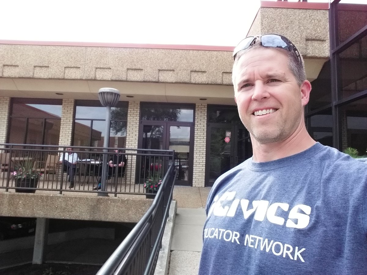 ErichUtrie's tweet photo. I was blessed to meet the mayor and a couple city department heads today! #CityHallSelfie @icivics #NeedSelfieStick https://t.co/qLliMGs2jJ