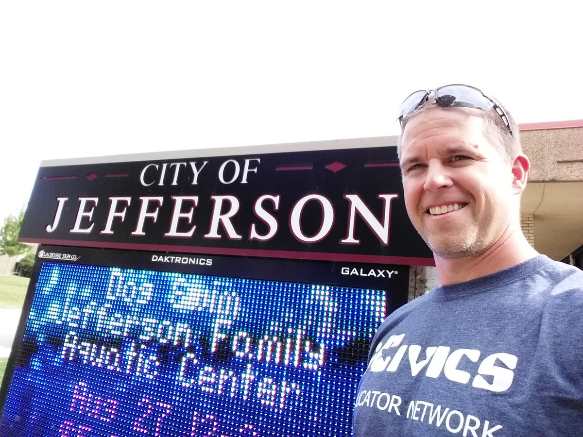 ErichUtrie's tweet photo. I was blessed to meet the mayor and a couple city department heads today! #CityHallSelfie @icivics #NeedSelfieStick https://t.co/qLliMGs2jJ