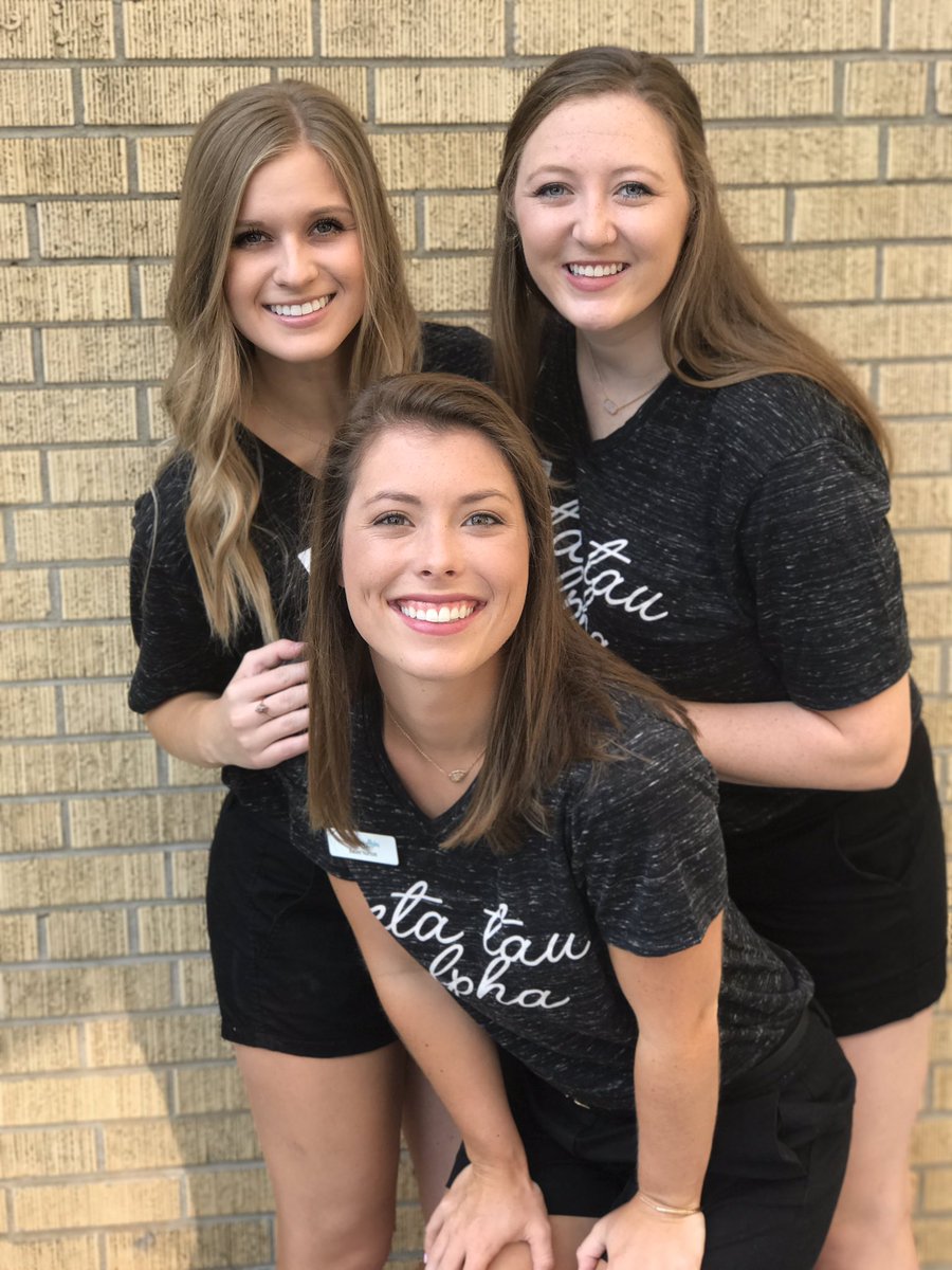CassandraaLynnn's tweet photo. Round 1 = DONE ✅ #kstaterecruitment2017 https://t.co/BalY5otYcA