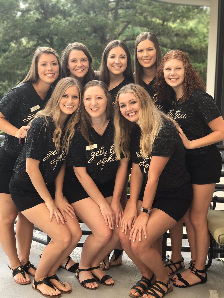 CassandraaLynnn's tweet photo. Round 1 = DONE ✅ #kstaterecruitment2017 https://t.co/BalY5otYcA