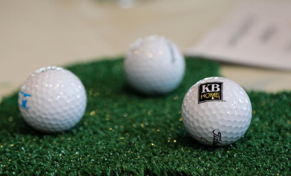 kbhome's tweet photo. #KBHomeLA took to the green ️⛳️ for @BridgeToHome to fight homelessness in #SoCal #60ActsOfKindness #KBCares https://t.co/fV6Eg3331f