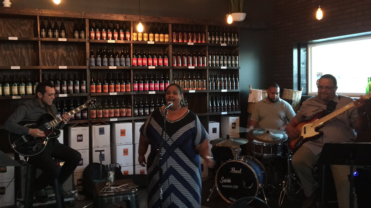 OnThreeband's tweet photo. On Three...๐ถ #mikeseybold #kimberlyroy #lamarmerchant #derekroy #houstonmusicscene #livejazz #duowinery&ciderco https://t.co/uht4RwLOoK