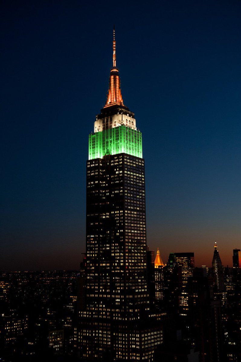 EmpireStateBldg's tweet photo. Happy #IndiaDay! Together w/@FIANYNJCTorg, we’re celebrating India's Independence Day w/our lights in the colors of the Indian Flag tonight. https://t.co/RdDHv7R0jm