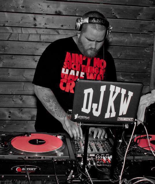 wheelsdanforth's tweet photo. Pumping out the solid tunes during the afternoon #TunerShow is DJ KW! Catch him on the Main Stage AUG 19th! #Toronto #TorontoCarShow #6ix https://t.co/7a9qPcG0mu
