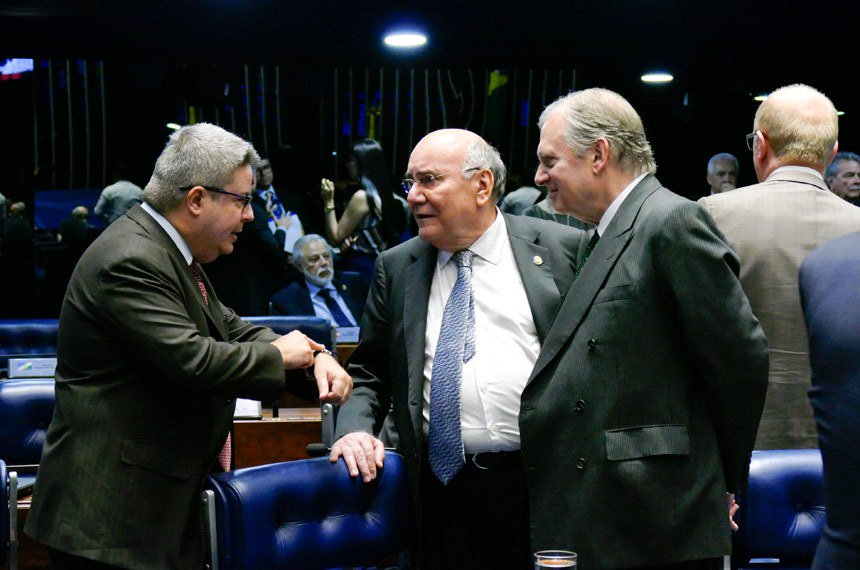 Plenário discute duas PECs em primeiro turno bit.ly/2uMKtHX