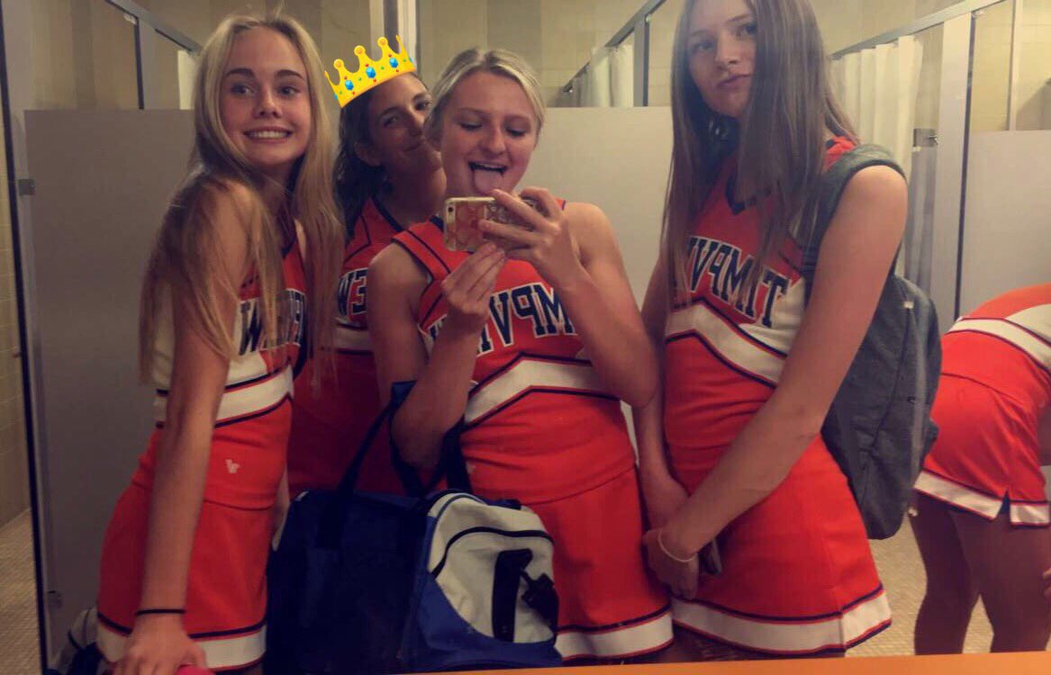 kylienewell7's tweet photo. KENNEDY happy birthday!!! thanks for seriously being the nicest person ever I loveee youuu💞❤️💘 #tbtpics @kennedyolsonnn https://t.co/7tAWndG6Xw