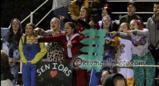 HDstudentsect_'s tweet photo. School is starting up again tomorrow and that means games are right around the corner!! 😏#HDcrazies https://t.co/CIkCLLKEfK
