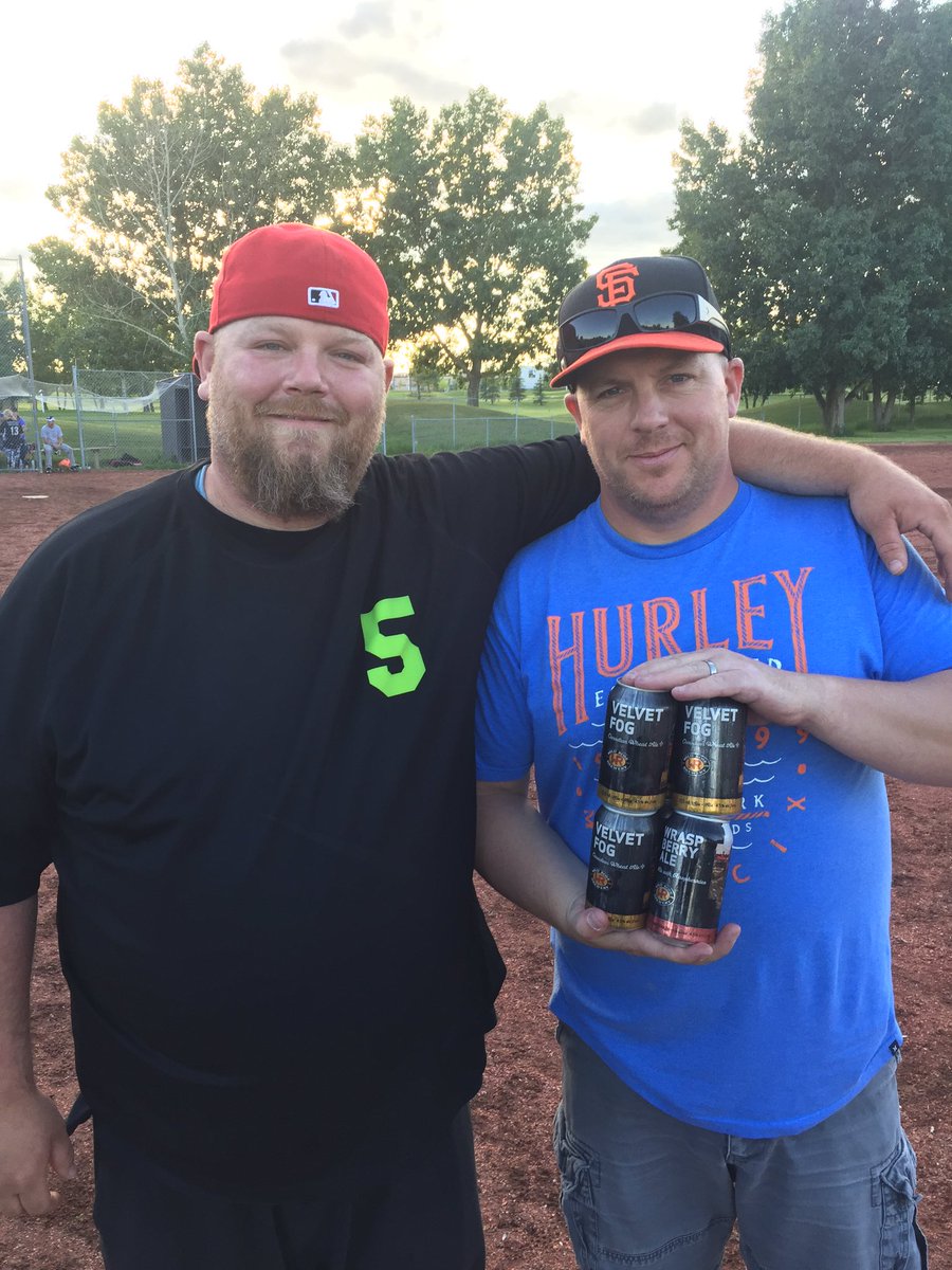 FNFSlowpitch's tweet photo. 2017 regular season has come to an end. Record 17-3 and many  great games this season. Shout out to @WildRoseBrewery for all their support https://t.co/f2PHdriMPn