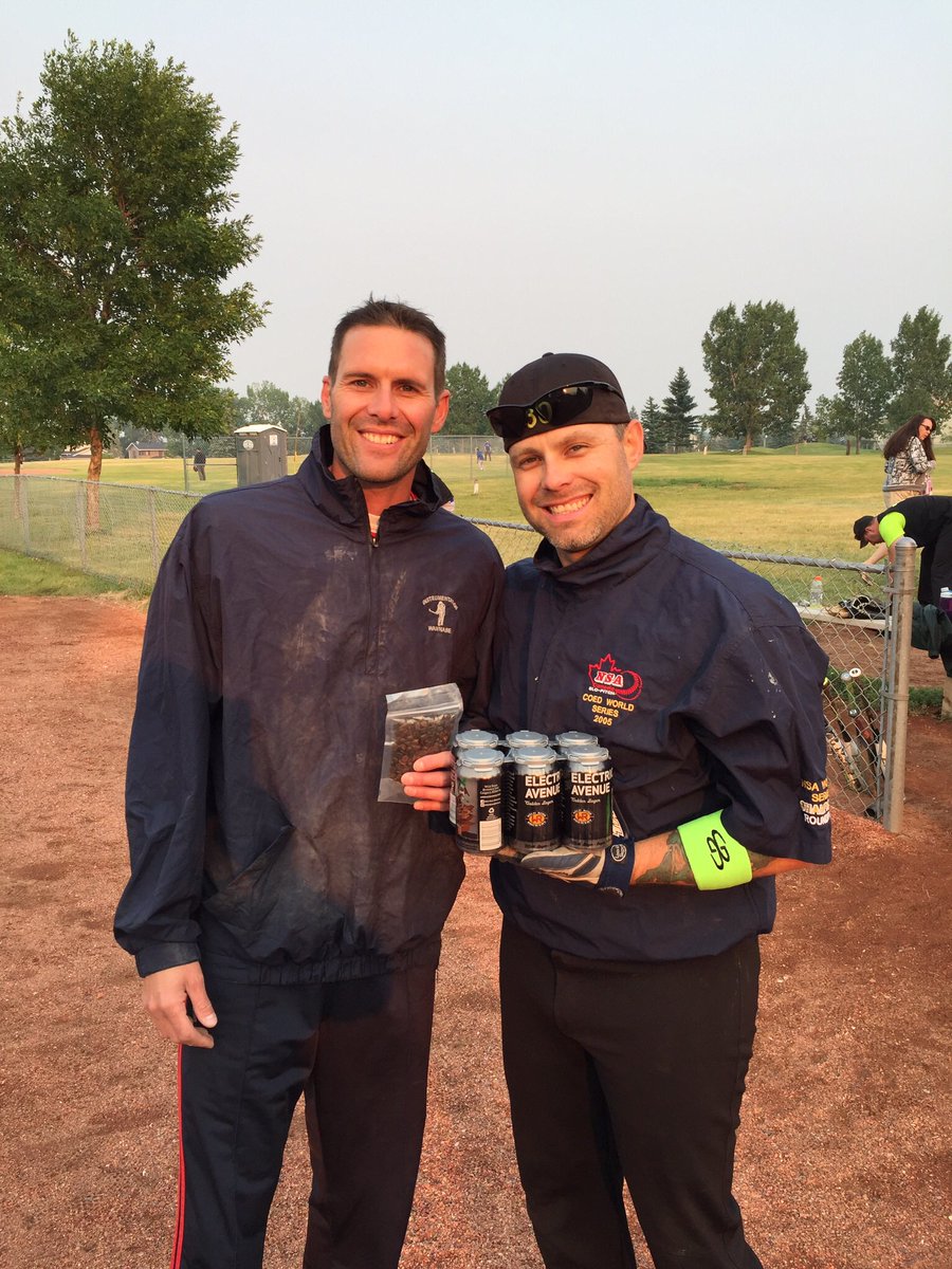 FNFSlowpitch's tweet photo. 2017 regular season has come to an end. Record 17-3 and many  great games this season. Shout out to @WildRoseBrewery for all their support https://t.co/f2PHdriMPn
