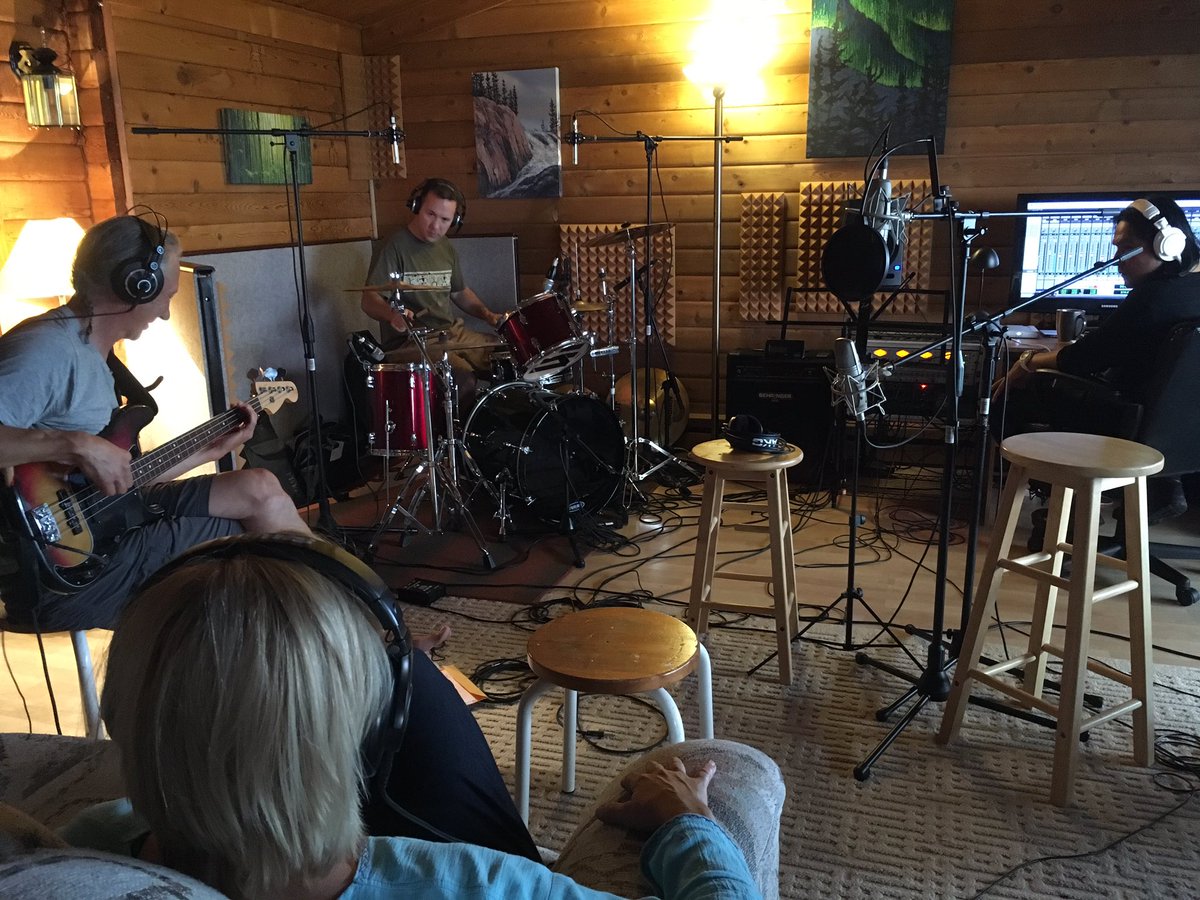 NakaProductions's tweet photo. Great session yesterday and we're back at it tonight! #tracyriley #soloalbum #nwtarts https://t.co/2LxmQ4bOGN