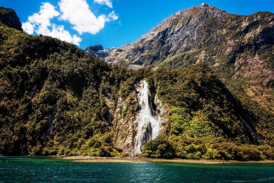 joancarroll's tweet photo. Bowen Falls Milford Sound New Zealand https://t.co/hKNvJvRmKX #milfordsound #newzealand #bowenfalls #waterfalls #photography https://t.co/jVmBE6TfLy