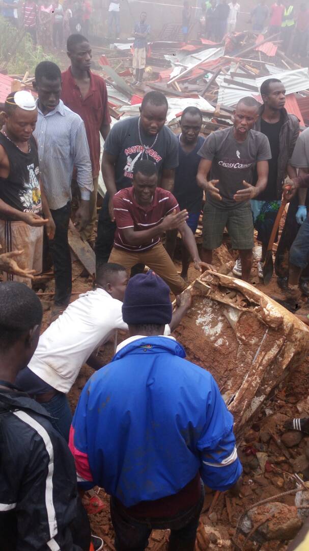MFHFSL's tweet photo. #Dosomethingnow
Donate 1 item of clothing, food or school material. +447838856538 /+232 79 500833/ +232 76 232514 
©https://t.co/98X2NhssWD https://t.co/aR0zUfOa0d
