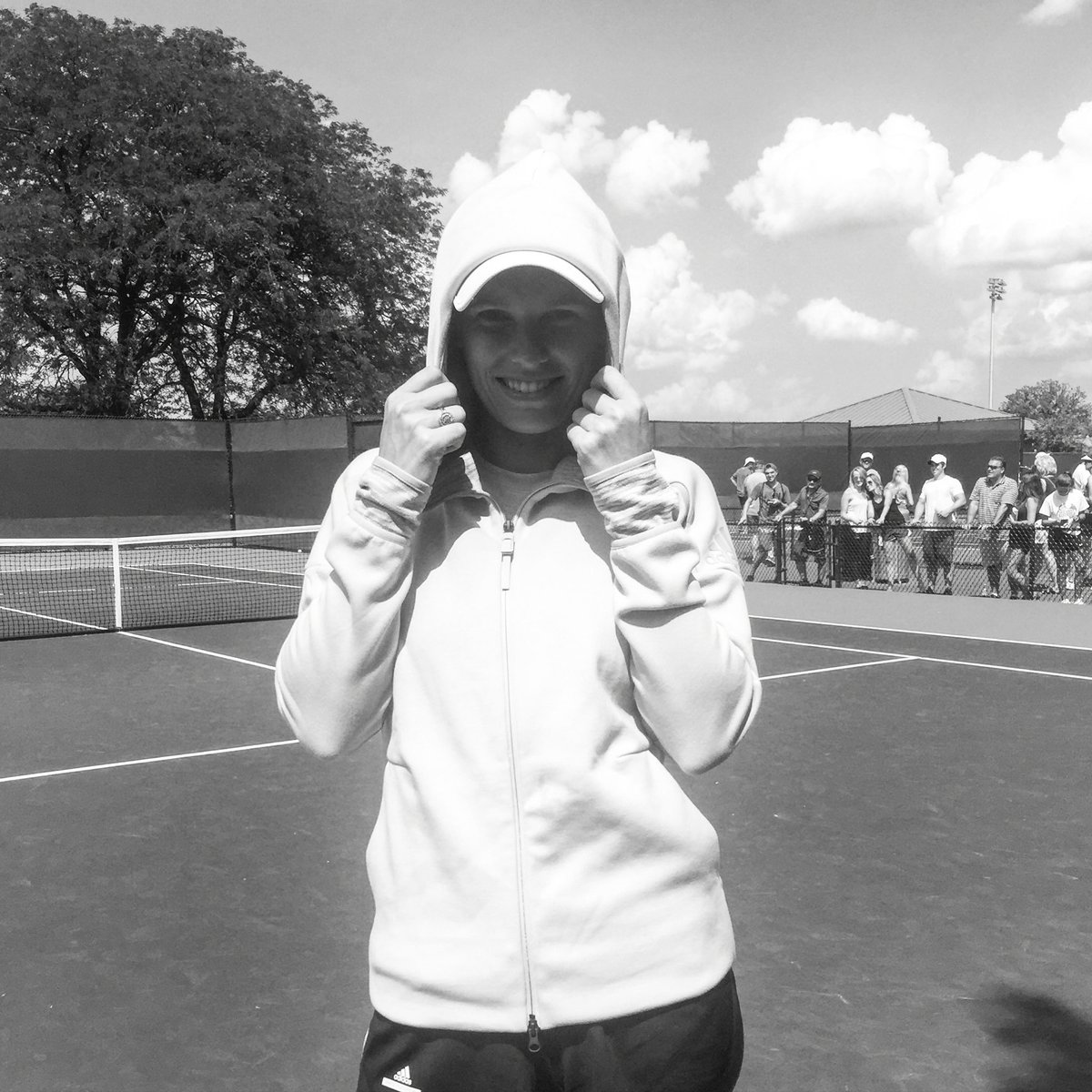 CaroWozniacki's tweet photo. Love my new Z.N.E pulse hoodie!! #giftedbyadidas #THEPULSEOF tennis @adidas https://t.co/65fzFBbbdW