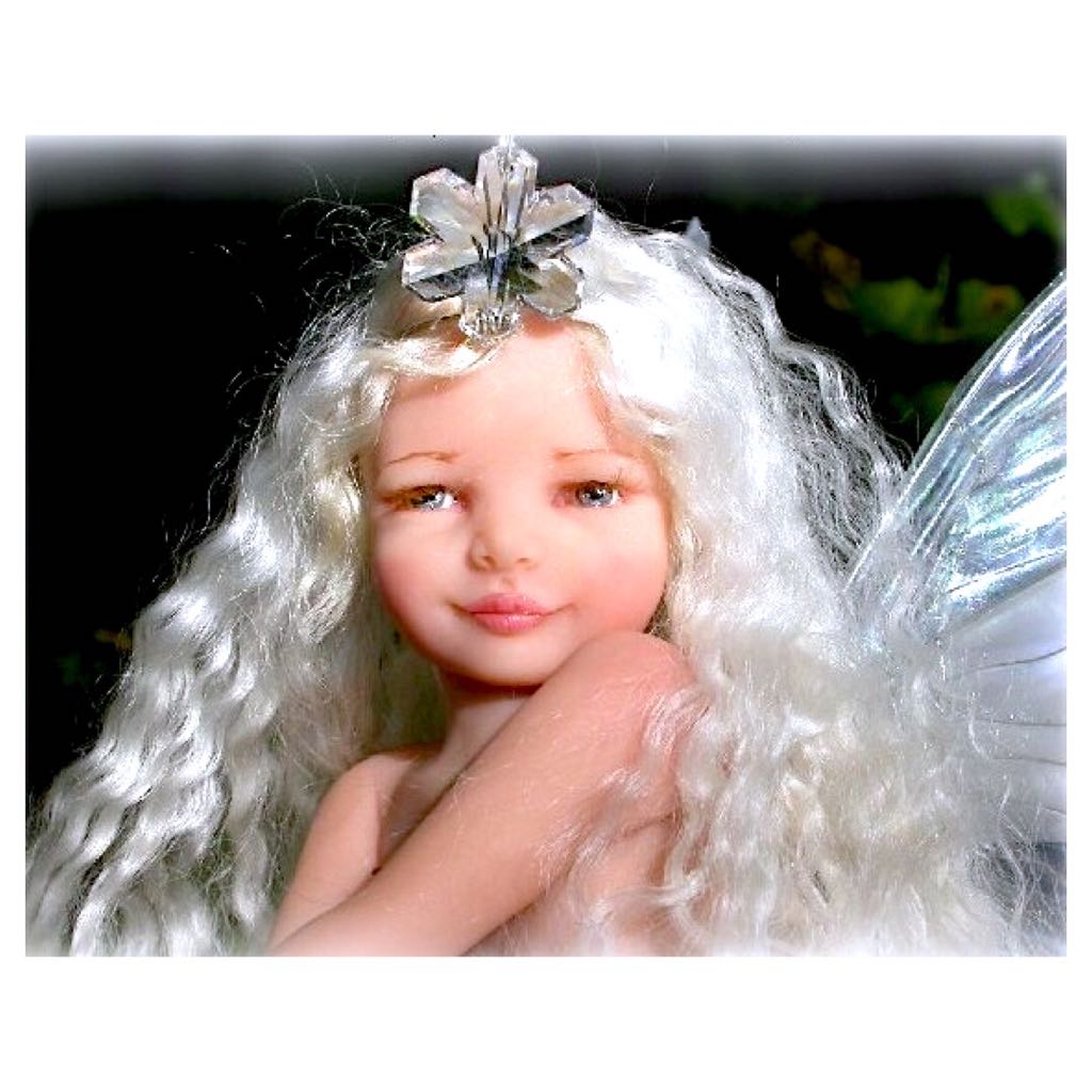 Ellenfaeforest's tweet photo. #snowflutter #collection #fairy #cute #fantasyart #fairyart #ellenfaeforest #angeladrake #artdolls #polymerclay #ooak #ooakfairy #sold https://t.co/WDVhKhaY7C