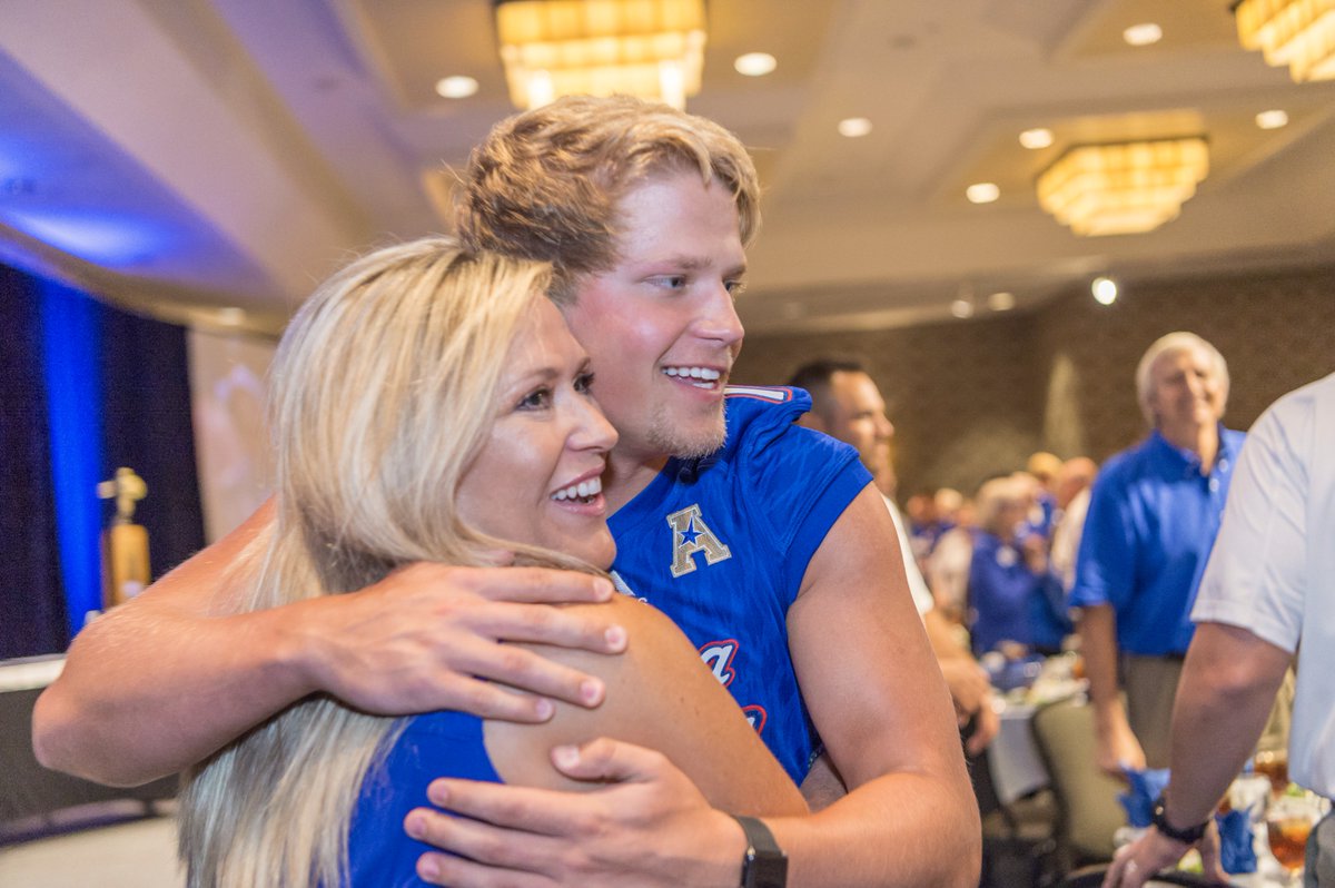 TulsaFootball's tweet photo. 📸 Team arrival @ today's luncheon

#ReignCane | #ForOurCity https://t.co/ORUpVeuf6E