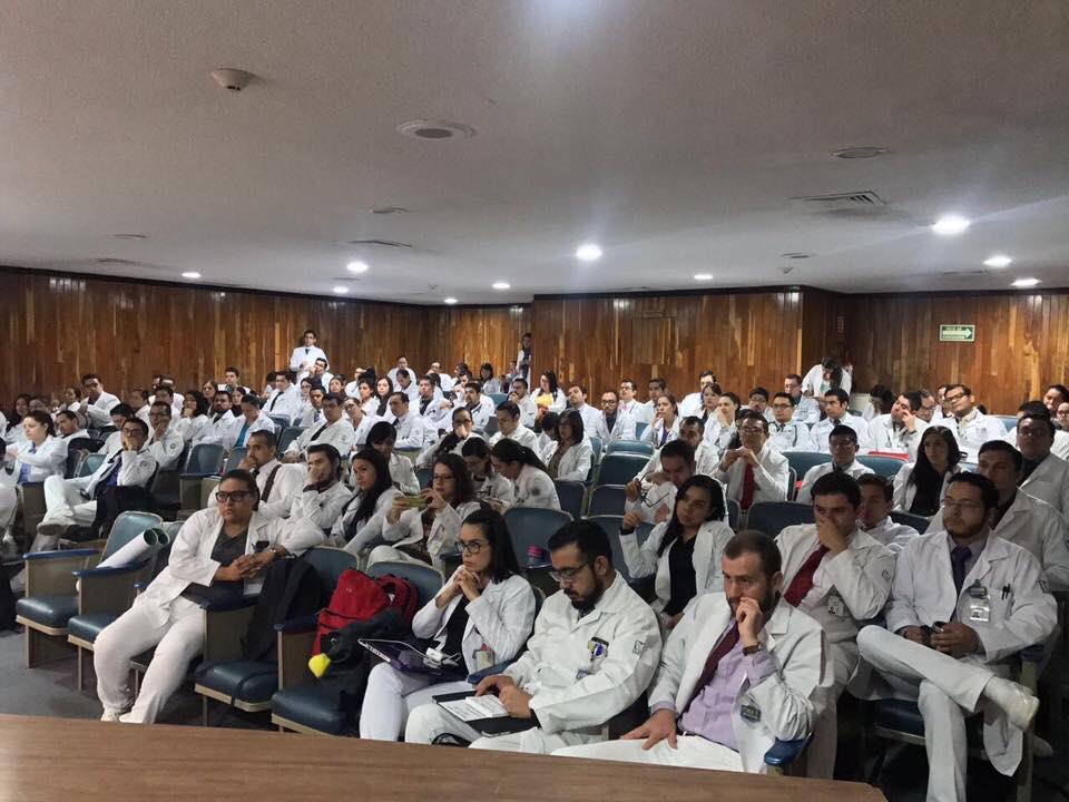 javierreyno's tweet photo. @ChumelTorres @SoyMedico17 @udg_oficial @informador #NiUnaBataMenos https://t.co/e6Zz8aemYn