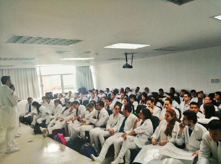 javierreyno's tweet photo. @ChumelTorres @SoyMedico17 @udg_oficial @informador #NiUnaBataMenos https://t.co/e6Zz8aemYn