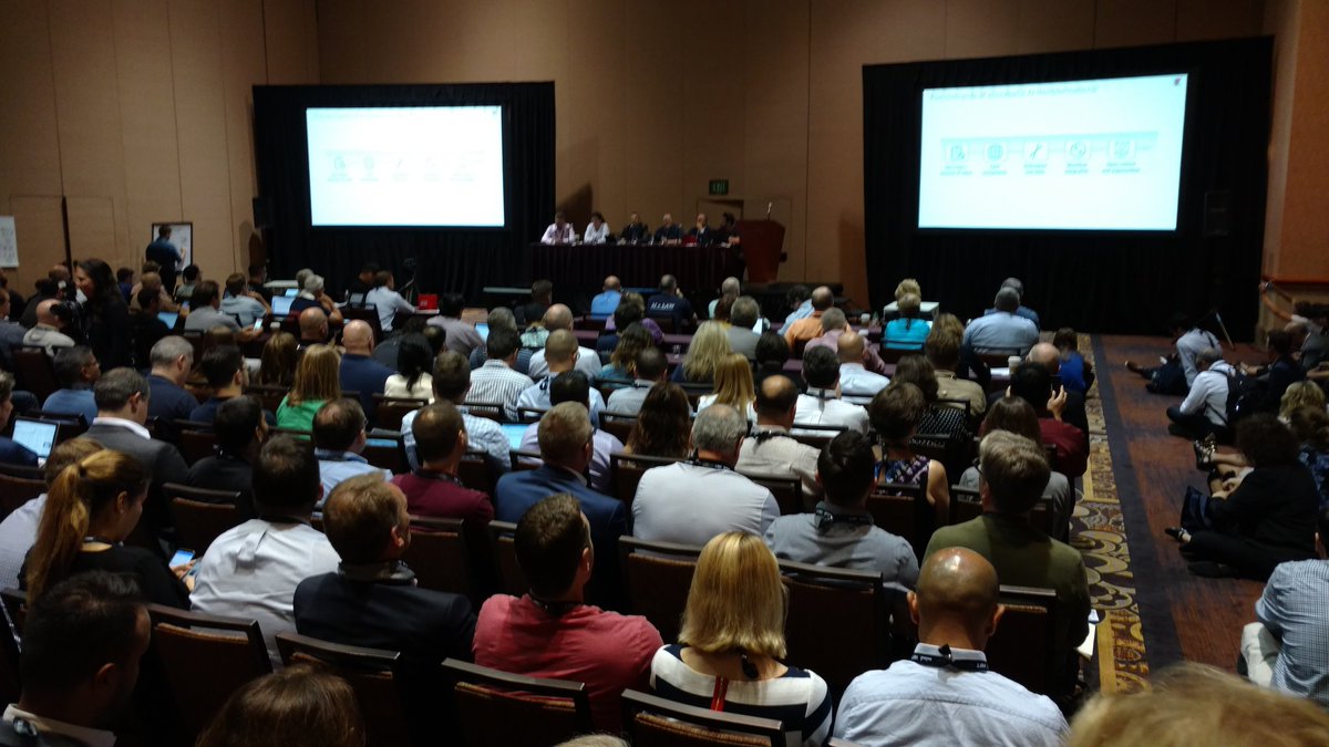 MartinTully's tweet photo. Part 2 of "AI in the Law" series at #ILTACON 2017 similarly saw a sold-out, standing room only crowd in attendance. A hot topic! #ILTAG50 https://t.co/OoOo40nXx8