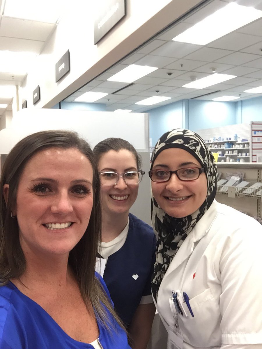 EmPecz's tweet photo. D8 is lucky to have this rockstar new pharmacist! Feda and team Plainfield are on flu shot 🔥🔥🔥 today!  #D8vaccinates https://t.co/Z3jQ5gIOfK