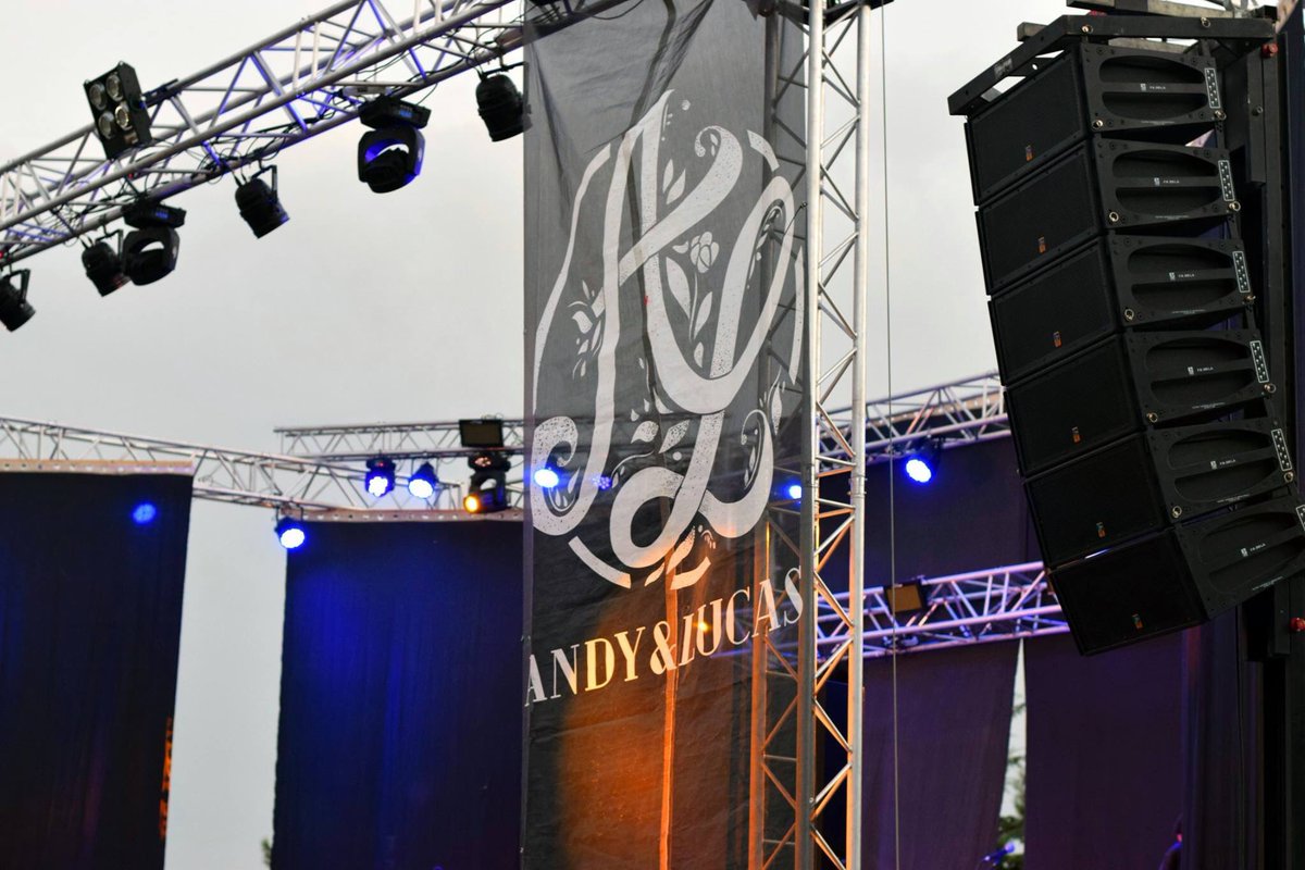 BlasterSound1's tweet photo. Gran escenario para grandes artistas como sois los dos @_AndyyLucas_ https://t.co/6cP6aJZNBY