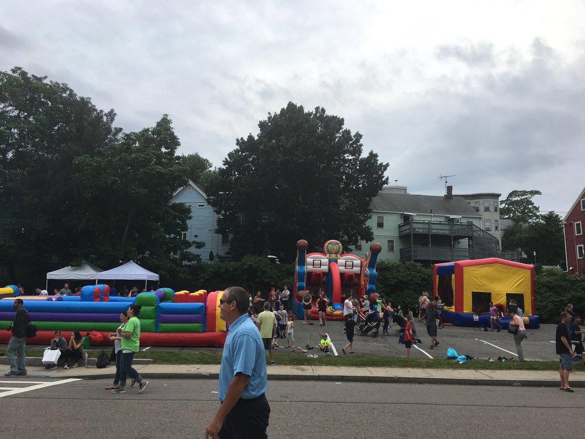 FairHousingBOS's tweet photo. @BCYFcenters @leahyhollorancc  #BlockParty #RealSpecial representing @FairHousingBOS 🙌 @marty_walsh #bospoli  #Dorchester https://t.co/uASloajhZP