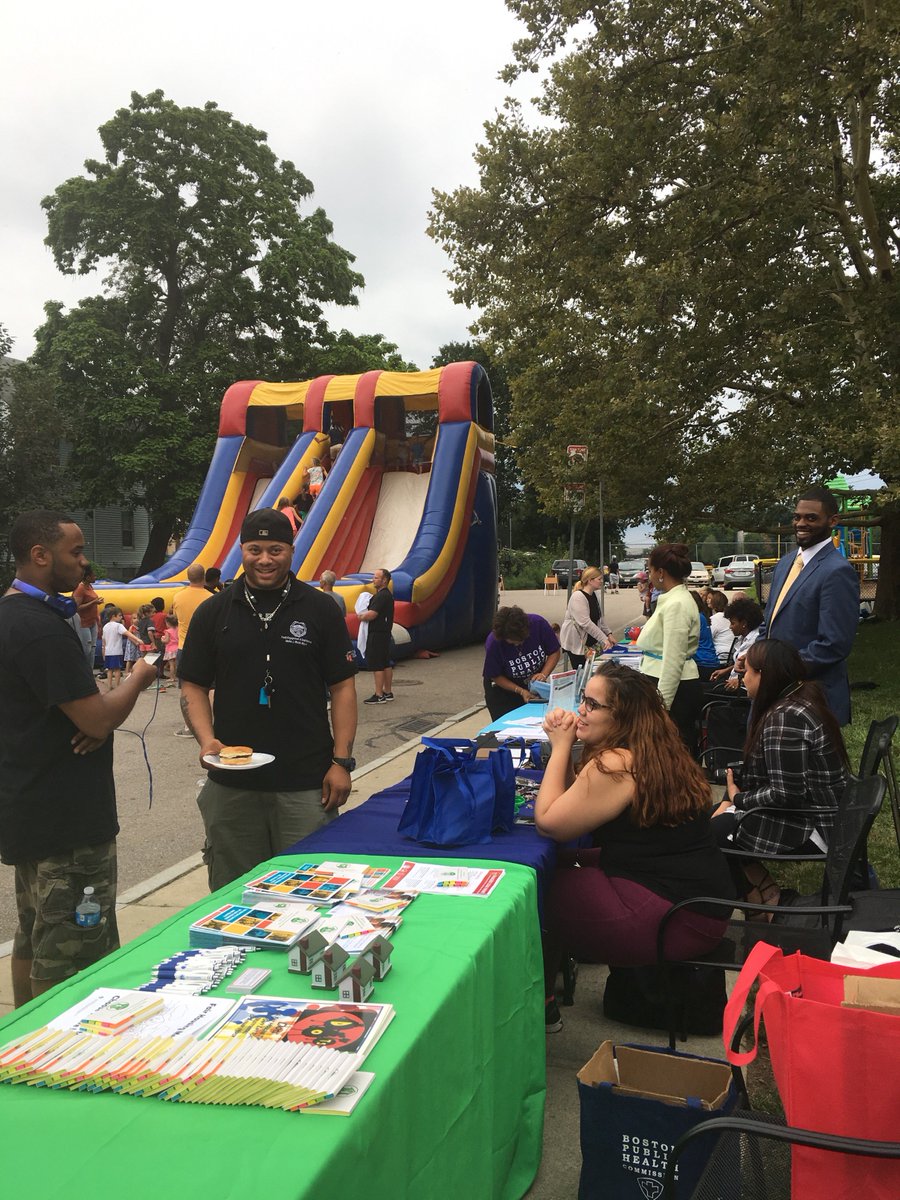 FairHousingBOS's tweet photo. @BCYFcenters @leahyhollorancc  #BlockParty #RealSpecial representing @FairHousingBOS 🙌 @marty_walsh #bospoli  #Dorchester https://t.co/uASloajhZP