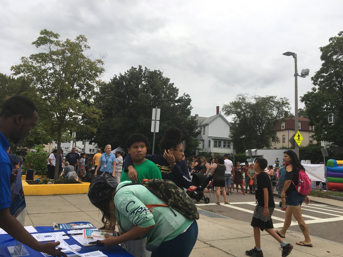FairHousingBOS's tweet photo. @BCYFcenters @leahyhollorancc  #BlockParty #RealSpecial representing @FairHousingBOS 🙌 @marty_walsh #bospoli  #Dorchester https://t.co/uASloajhZP