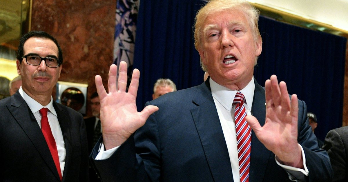 HuffPost's tweet photo. Ex-KKK leader David Duke is absolutely thrilled with Trump blaming "both sides" https://t.co/8dOfBo9n4I https://t.co/n147593ddY