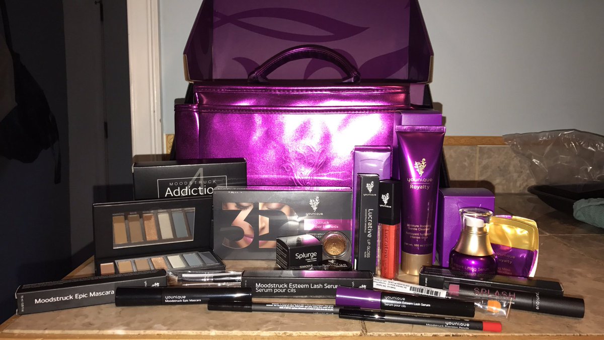 jbyounique's tweet photo. #makemoneyfromhome and receive amazing products like all of this for only $99 when you sign up!! 😍 #makeupgalore #makeuplover #makemoney https://t.co/4aLC7Vhou2