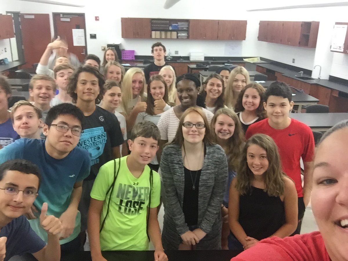 skakalscience's tweet photo. Welcome class of 2021! See ya tomorrow for our first full day! #bvw https://t.co/AIt3C2MAxU