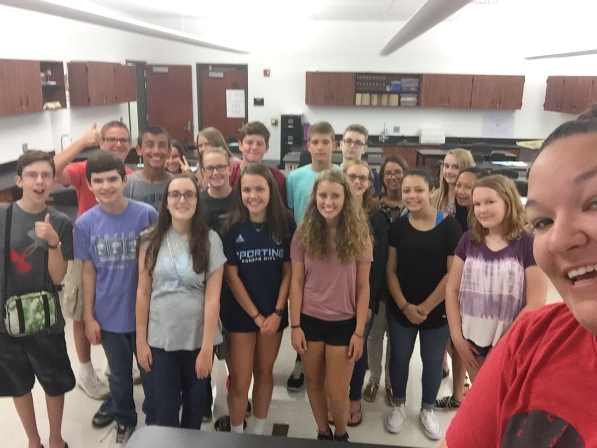 skakalscience's tweet photo. Welcome class of 2021! See ya tomorrow for our first full day! #bvw https://t.co/AIt3C2MAxU
