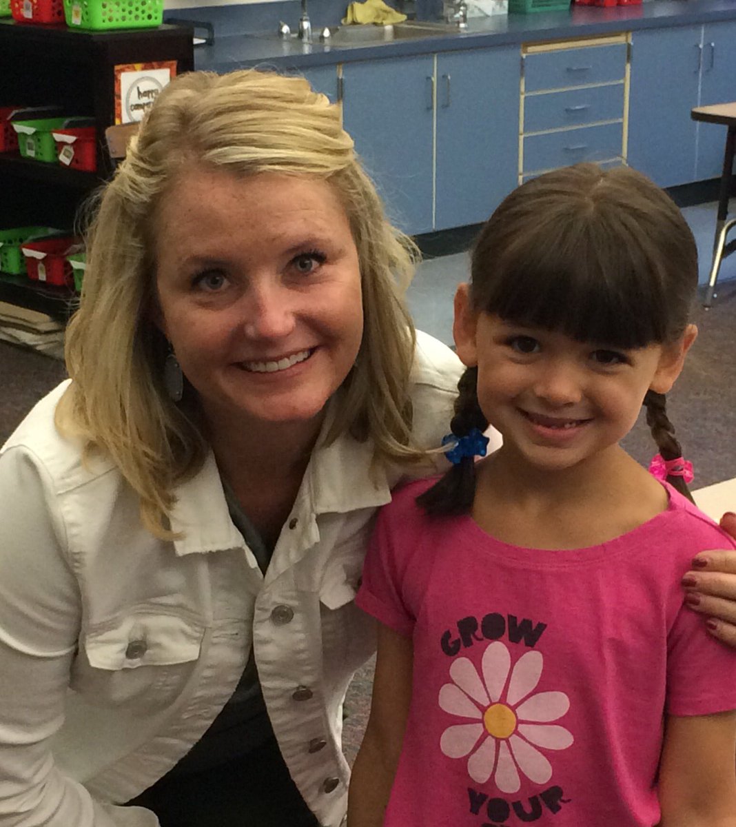 CTE_45GT's tweet photo. What an AMAZING day for Lidia! "Mom, I'm going to be waking up SO EARLY now! I just LOVE school!" ❤️@mrswiselogle @CherryTreeElem #Day1Goals https://t.co/JNJFOJV2yH