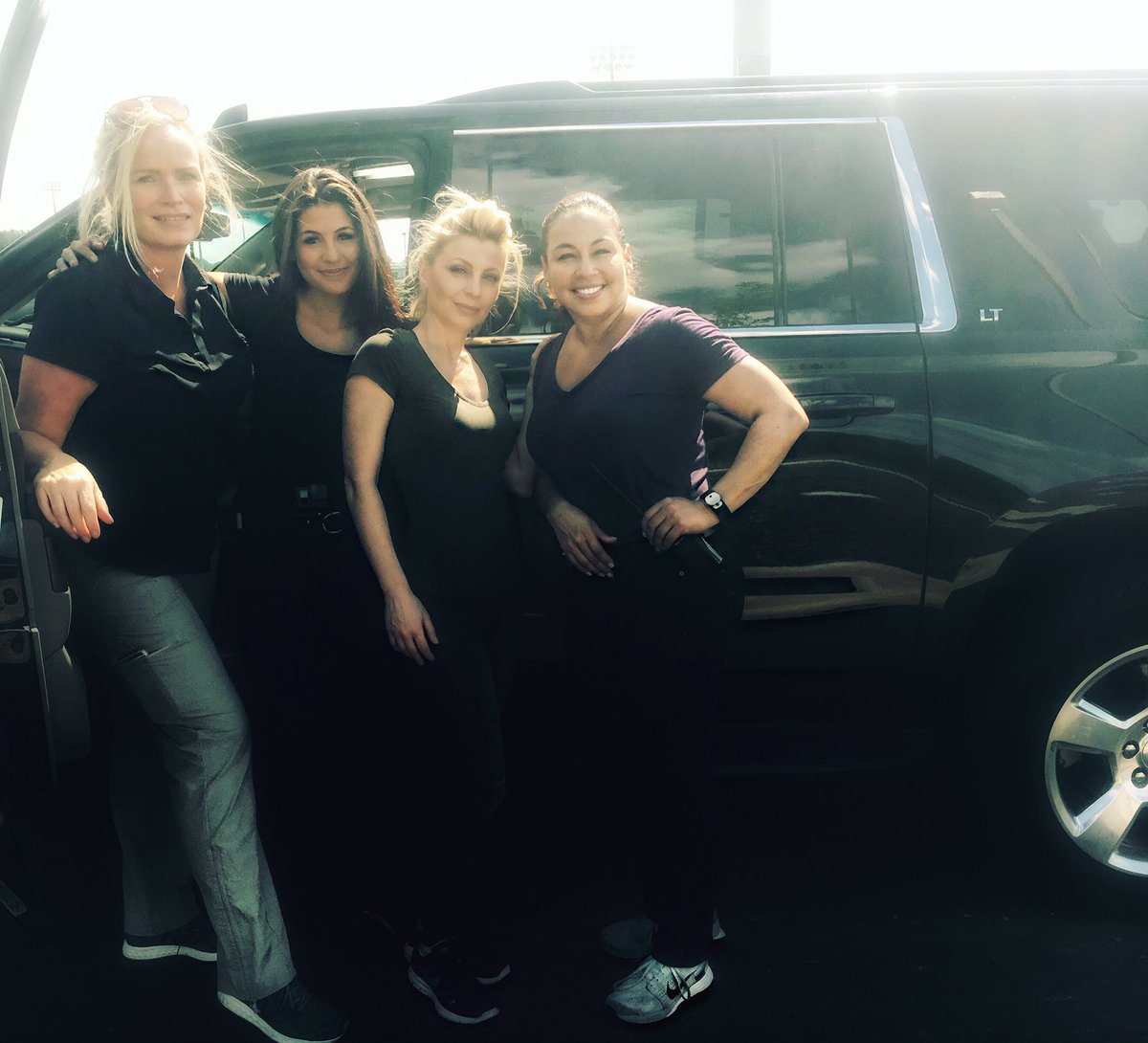 EvyPoumpouras's tweet photo. After a 2 hour car chase and foot pursuit the ladies of @HuntedCBS stop to pose in the Alabama heat @fbimoc @realamandafry @Roxanne__Lopez https://t.co/XbnU0kaZGX