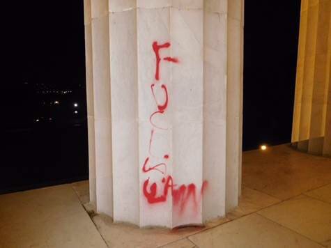 BlackAwakening2's tweet photo. #Antifa/#AltLeft Vandalized Lincoln Memorial. 
They're:
•Infiltrating Education System With Indoctrination
•Destroying History
What's Next? https://t.co/Hjd3MxvAHo