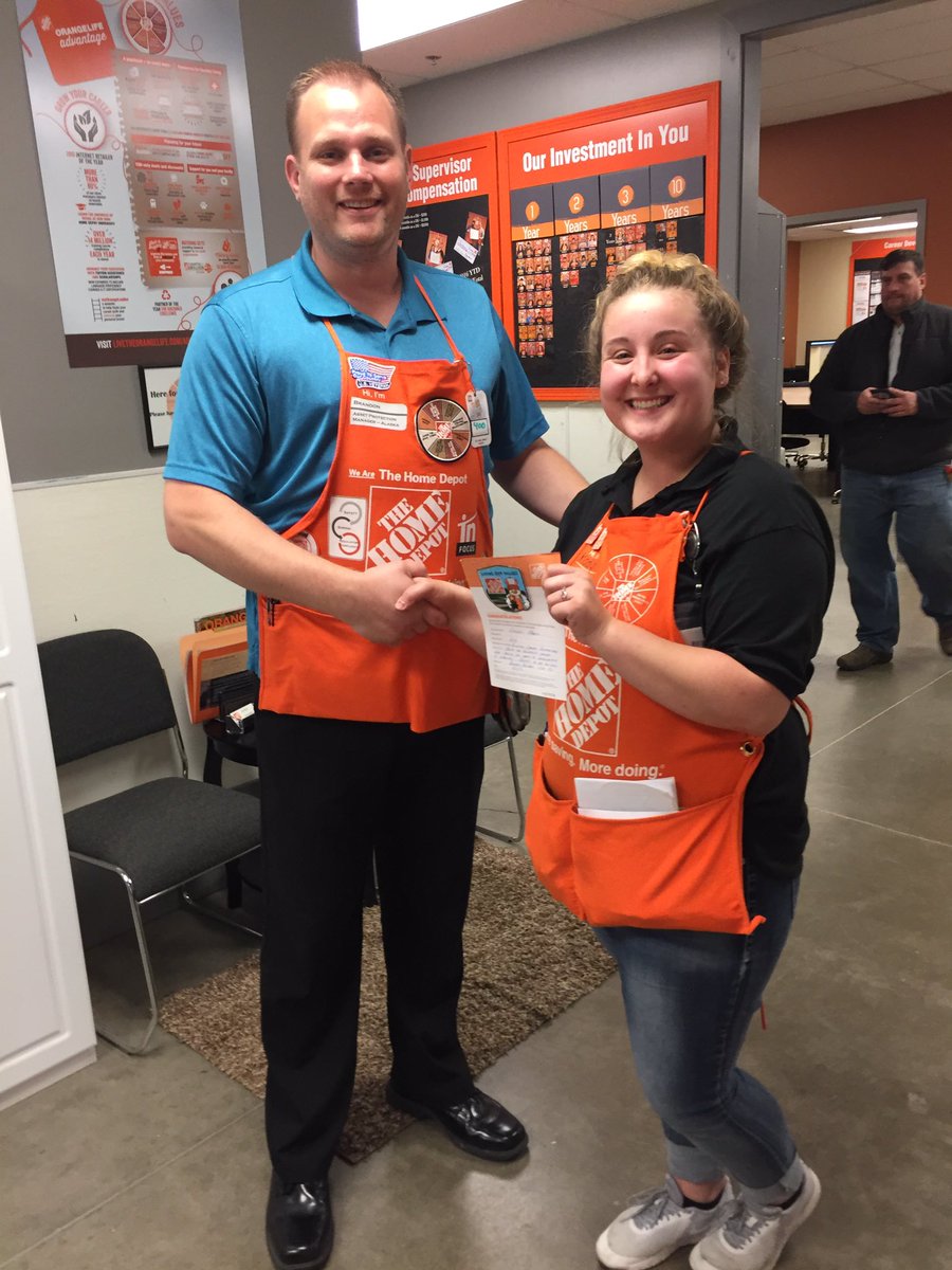 Brandon_AK_1775's tweet photo. Recognizing DSs Shannon and Kadyn for just plain being amazing and owning their business! #AlaskanAPPride https://t.co/B40G47DU5n