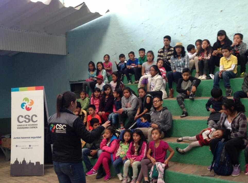 CSC_CUENCA's tweet photo. #CuencaVive #VacacionesSeguras
Además, enseñamos a los más "pequeños" normas de buena convivencia. #CuencaNoSeDetiene @MarceloHCabrera https://t.co/HW5TnaCUIK