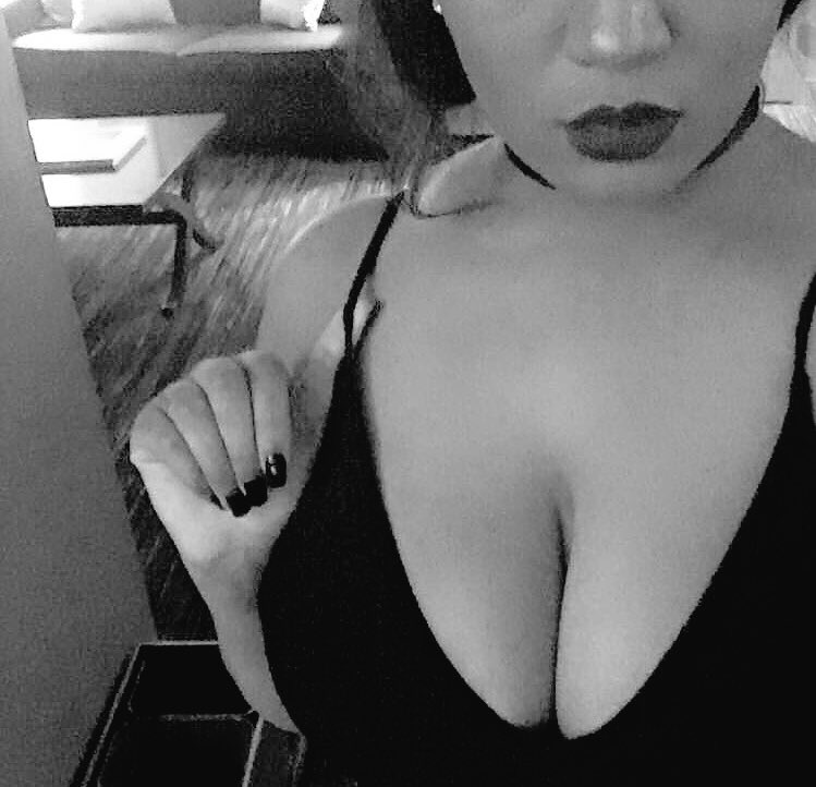 LenoxxStar's tweet photo. Looking for a new slave 😈 #findom #paypig #ATM https://t.co/b1VduSEb8b